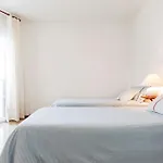 Townhouse For 6 With Ac Wifi 50m From The * 타마리우