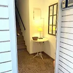 Townhouse For 6 With Ac Wifi 50m From The 펜션