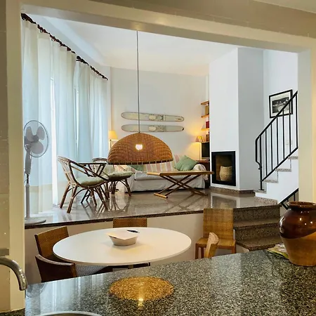 Townhouse For 6 With Ac Wifi 50m From The 펜션 타마리우
